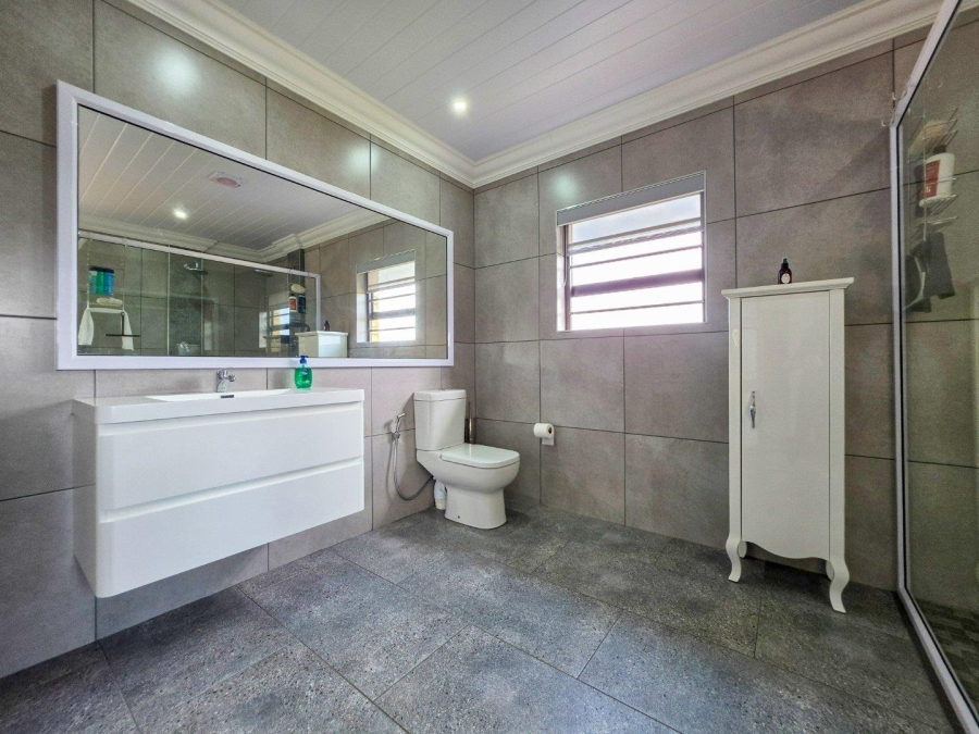 3 Bedroom Property for Sale in Stilbaai Wes Western Cape